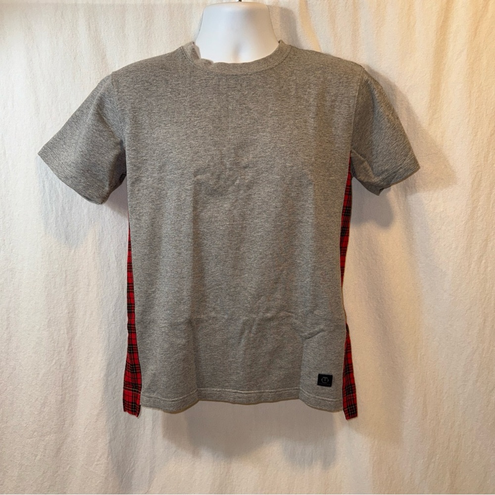 Gently Used Men’s Unyforme Gray T Shirt With Red Plaid Side Stripes Size Small